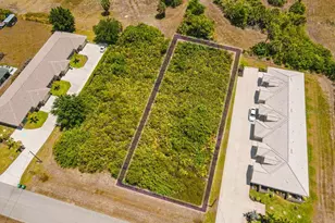 18 Donlon Dr, Rotonda West, FL 33947 - Photo 1