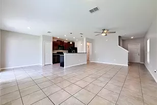 7405 Evening Primrose Ct, Tampa, FL 33619 - Photo 11