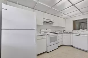 741 Capri Isles Blvd, Venice, FL 34292 - Photo 15