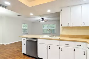 9020 Dorsey St, Spring Hill, FL 34608 - Photo 17
