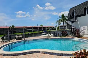 4722 SE 1st Pl, Cape Coral, FL 33904 - Photo 3