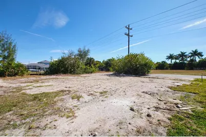 201 SW 40th Street, Cape Coral, FL 33914 - Photo 15