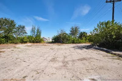 201 SW 40th Street, Cape Coral, FL 33914 - Photo 11