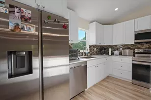 2405 Vancouver Ln, North Port, FL 34286 - Photo 11