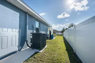 2405 Vancouver Ln, North Port, FL 34286 - Photo 25