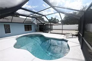 3612 75 Dr E, Sarasota, FL 34243 - Photo 3