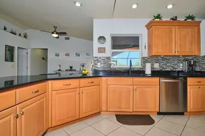 844 NE 6th Avenue, Cape Coral, FL 33909 - Photo 15
