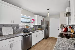 2738 Fireside Ct, Orlando, FL 32839 - Photo 11
