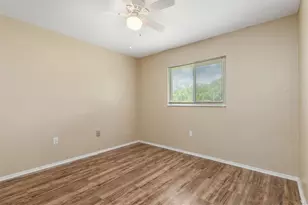 12538 SW Kingsway Cir, Lake Suzy, FL 34269 - Photo 11