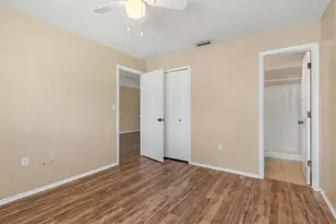12538 SW Kingsway Cir, Lake Suzy, FL 34269 - Photo 13