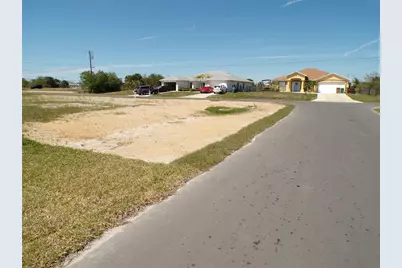 1910 NE 8th Place, Cape Coral, FL 33909 - Photo 3
