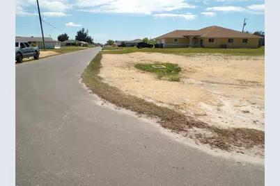 1910 NE 8th Place, Cape Coral, FL 33909 - Photo 7