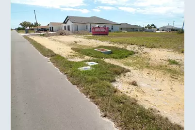 1816 NE 8th Place, Cape Coral, FL 33909 - Photo 7