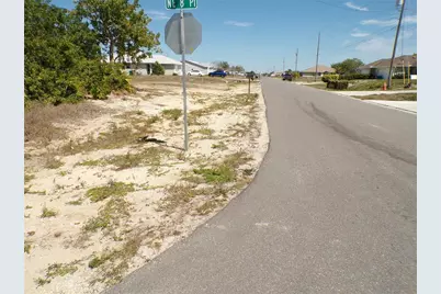 821 NE 15th Lane, Cape Coral, FL 33909 - Photo 11