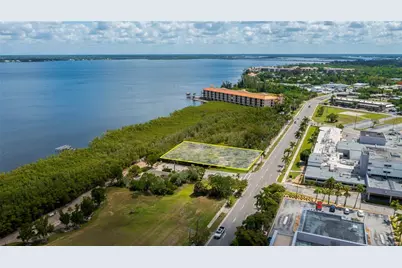 806 E Marion Avenue, Punta Gorda, FL 33950 - Photo 1