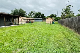 21302 Hubbard Ave, Port Charlotte, FL 33952 - Photo 19