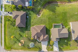 1275 Blue Lake Cir, Punta Gorda, FL 33983 - Photo 3