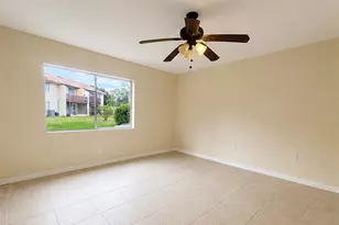 2702 Hidden Lake Dr S, Sarasota, FL 34237 - Photo 13
