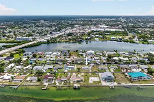 1447 Lemon Bay Dr, Englewood, FL 34223 - Photo 31