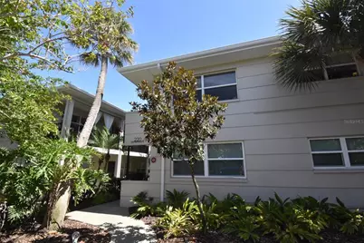 220 6th Avenue N #11, Saint Petersburg, FL 33701 - Photo 1