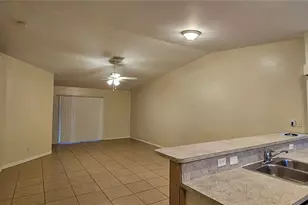 1628 SW Santa Barbara Pl, Cape Coral, FL 33991 - Photo 5