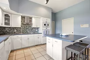 7100 San Casa Dr, Englewood, FL 34224 - Photo 15