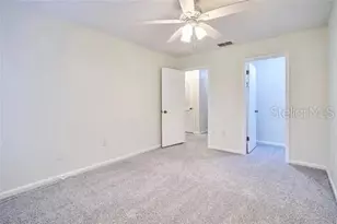 11713 Raintree Dr, Tampa, FL 33617 - Photo 15