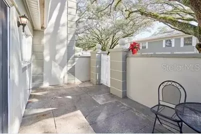 11713 Raintree Drive, Tampa, FL 33617 - Photo 3