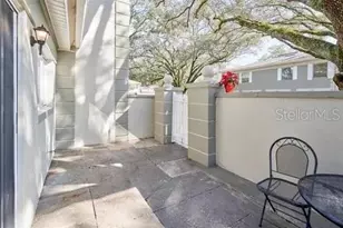 11713 Raintree Dr, Tampa, FL 33617 - Photo 3