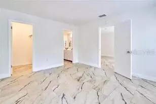 11713 Raintree Dr, Tampa, FL 33617 - Photo 11