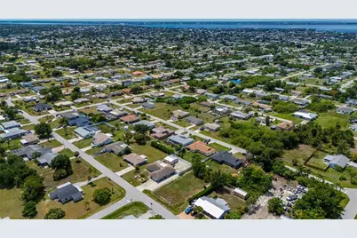 209 Cypress Avenue NW, Port Charlotte, FL 33952 - Photo 5