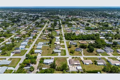 209 Cypress Avenue NW, Port Charlotte, FL 33952 - Photo 11