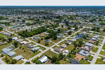 209 Cypress Avenue NW, Port Charlotte, FL 33952 - Photo 9