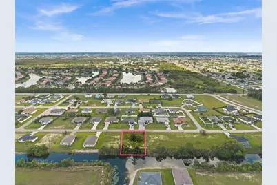 907 NE 32nd Terrace, Cape Coral, FL 33909 - Photo 5