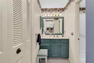 5221 Lake Village Dr, Sarasota, FL 34235 - Photo 17
