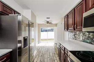 1019 Ridgefield Dr, Valrico, FL 33594 - Photo 5