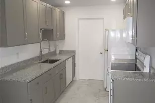 23029 Alabaster Ave, Port Charlotte, FL 33952 - Photo 5