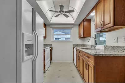 3979 Oakhurst Boulevard #3083, Sarasota, FL 34233 - Photo 11