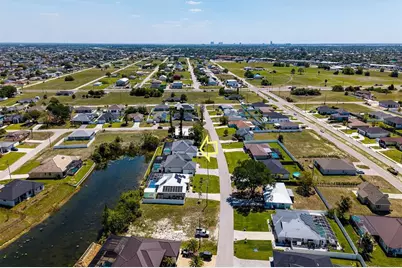 635 NE 7th Terrace, Cape Coral, FL 33909 - Photo 37