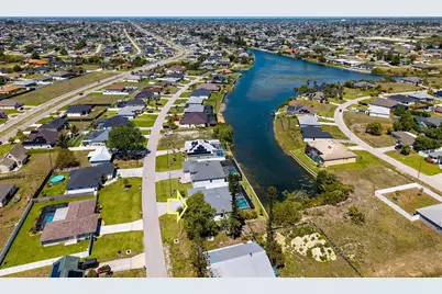 635 NE 7th Terrace, Cape Coral, FL 33909 - Photo 31