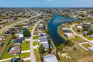 635 NE 7th Terrace, Cape Coral, FL 33909 - Photo 31
