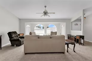 29 Seasons Dr, Punta Gorda, FL 33983 - Photo 9