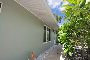 21239 Cottonwood Ave, Port Charlotte, FL 33952 - Photo 9