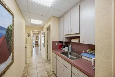 241 Nokomis Avenue S, Venice, FL 34285 - Photo 19