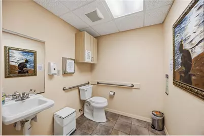 241 Nokomis Avenue S, Venice, FL 34285 - Photo 15
