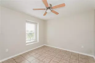 12125 Fox Bloom Ave, Gibsonton, FL 33534 - Photo 7