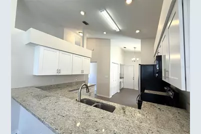 4304 Marcott Circle, Sarasota, FL 34233 - Photo 17