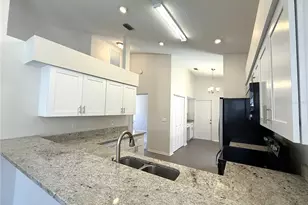 4304 Marcott Cir, Sarasota, FL 34233 - Photo 17