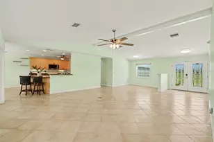 12001 SW Kingsway Cir, Lake Suzy, FL 34269 - Photo 7