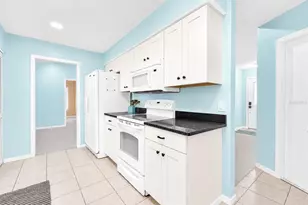 285 Mark Twain Ln, Rotonda West, FL 33947 - Photo 9